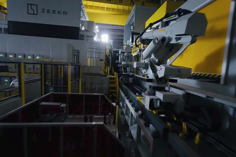 太原拍摄极氪一体化压铸黑科技艺术广告片